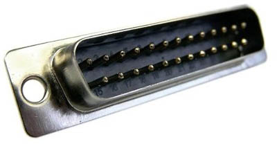 Conector DB25 macho de solda para cabos, com capa